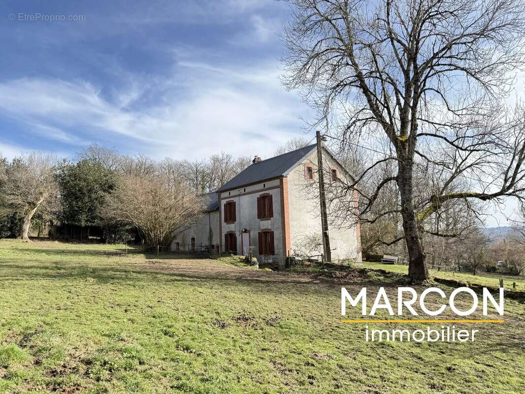 Maison à CHAMPSANGLARD