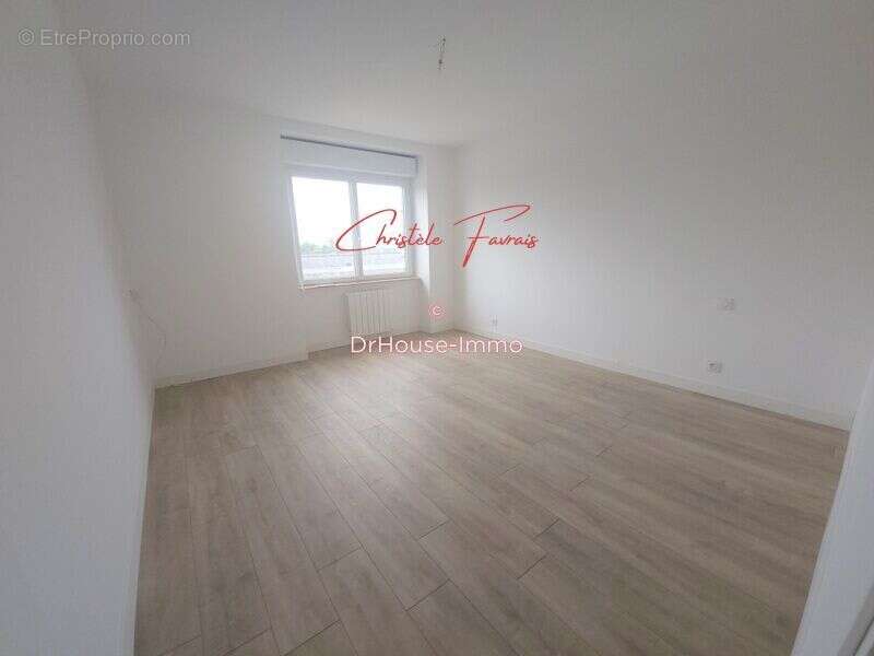 Appartement à LOUVIGNE-DU-DESERT