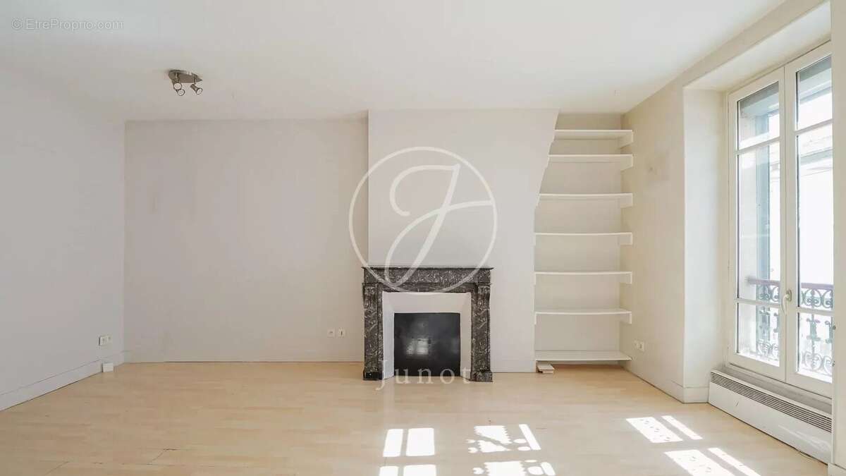 Appartement à PARIS-11E