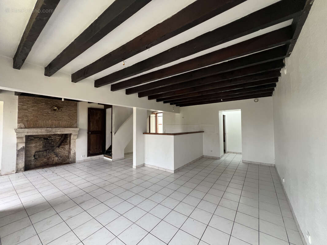 Maison à SAINT-PRIEST-LA-MARCHE