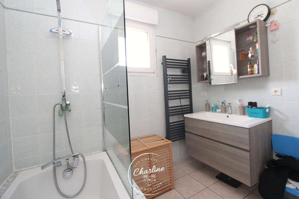 Maison à SAINT-PRIVAT-LA-MONTAGNE