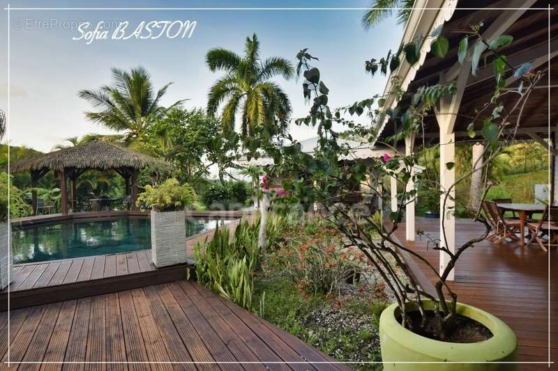 Maison à LES TROIS-ILETS