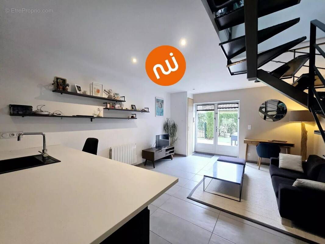 Appartement à CHARBONNIERES-LES-BAINS