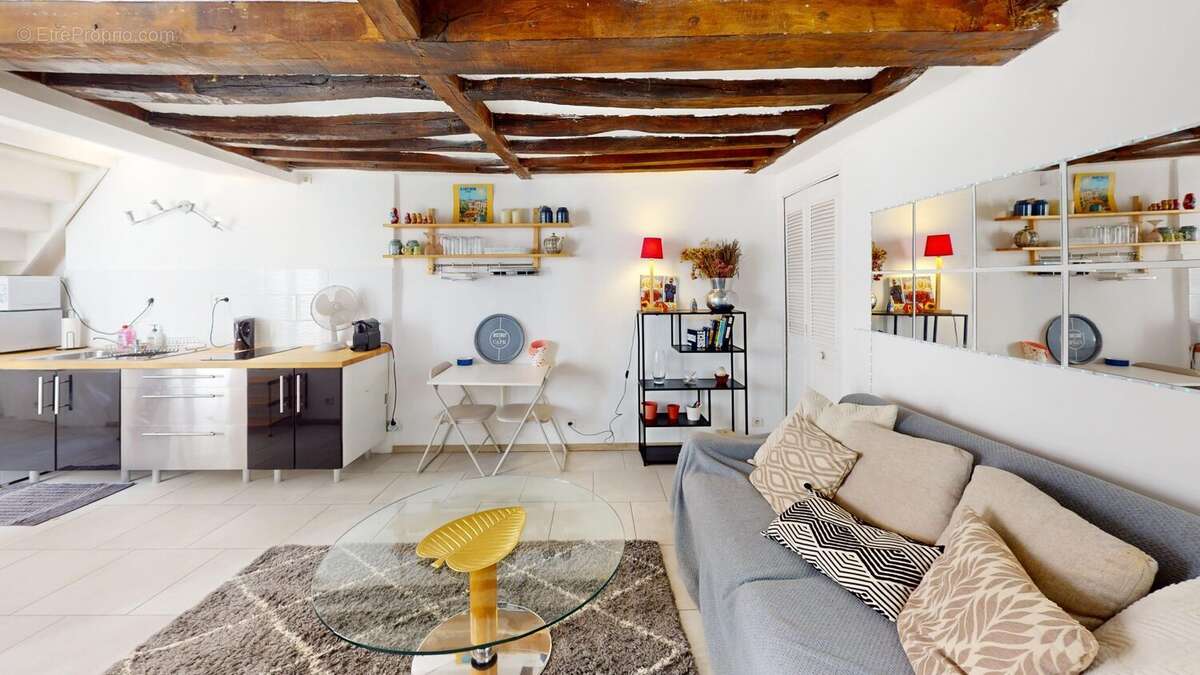 Appartement à PARIS-3E