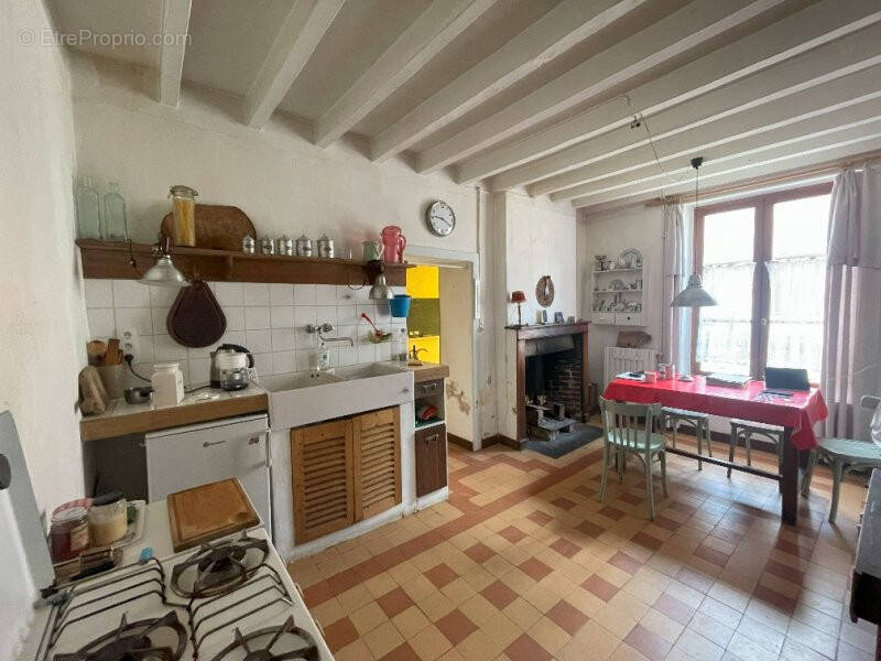 Maison à LA BAZOCHE-GOUET