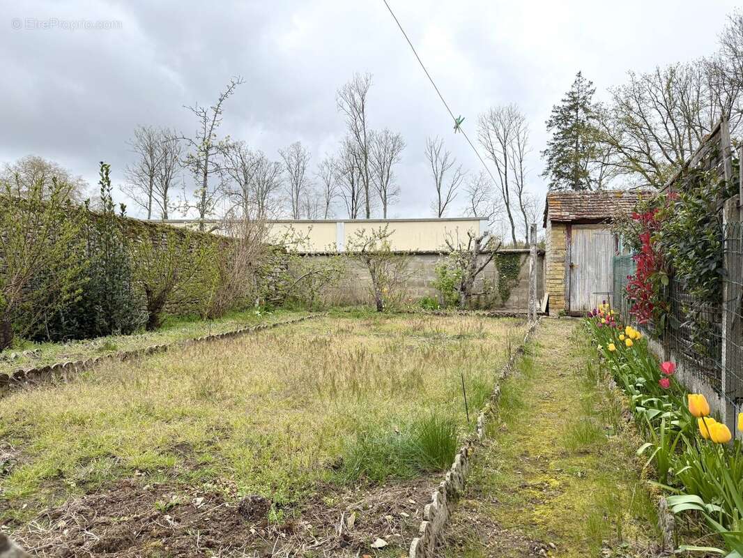 Jardin - Maison à BONNETABLE