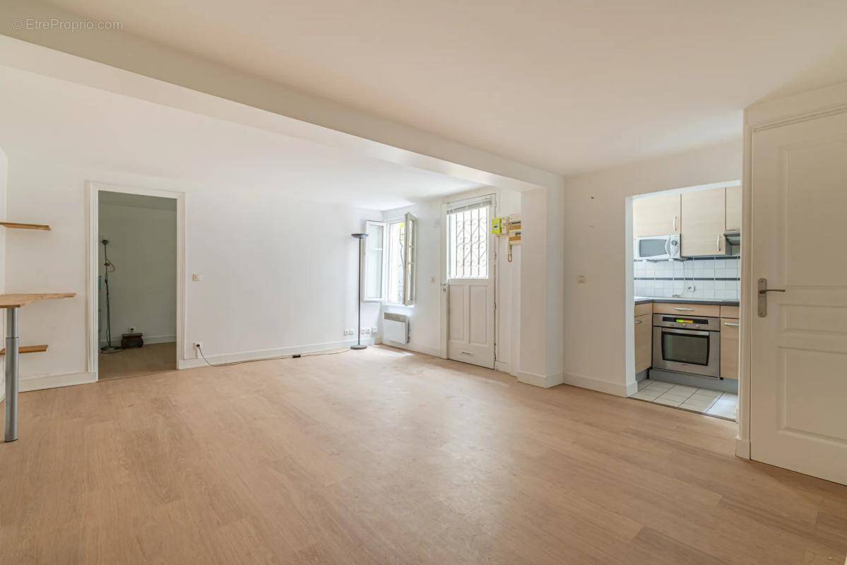 Appartement à PARIS-18E