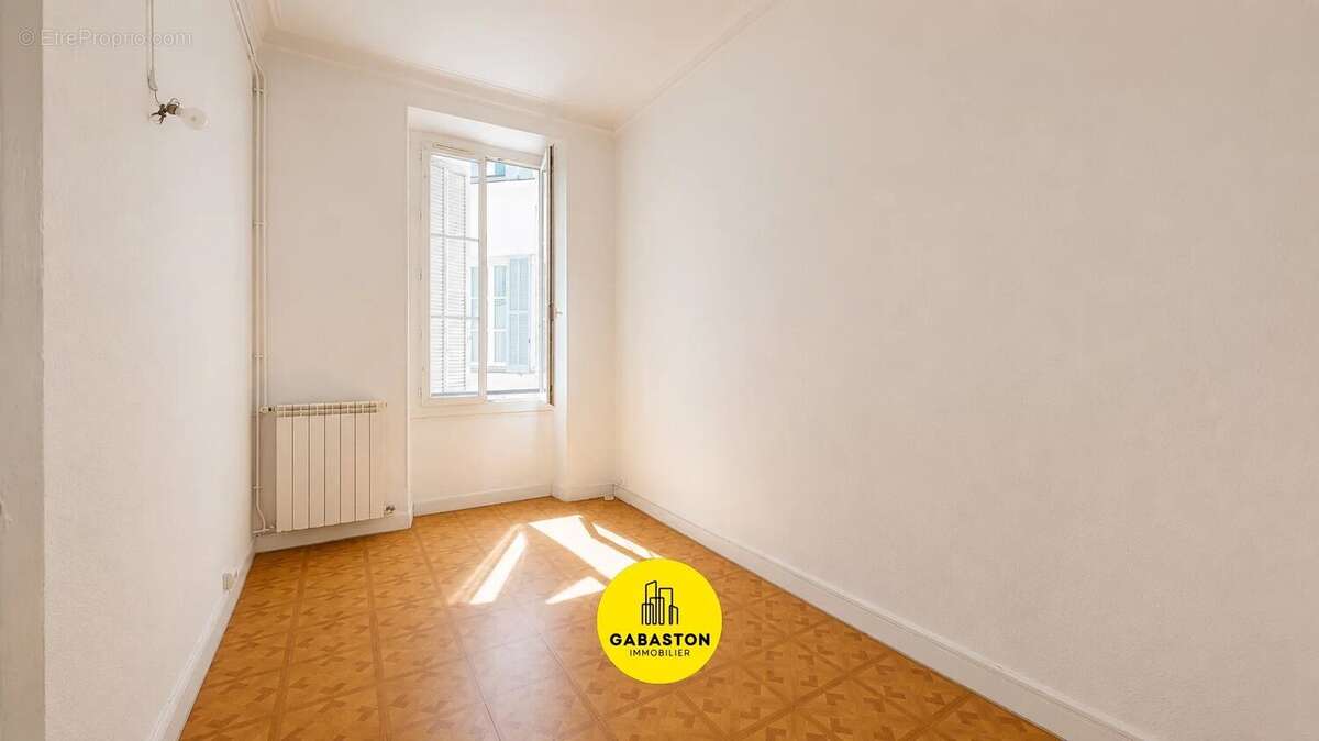 Appartement à MARSEILLE-2E