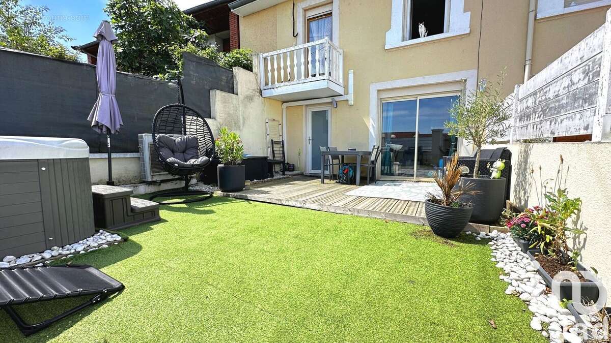 Photo 4 - Maison à SAINT-ROMAIN-LE-PUY