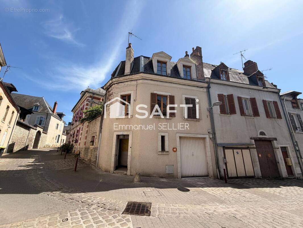 Photo 1 - Maison à VIERZON