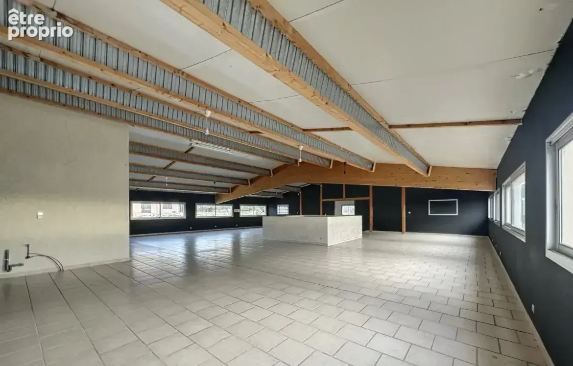 Appartement 900 m² à Nimes  - photo 3
