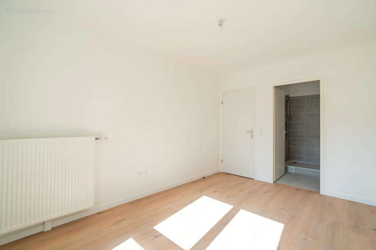 Appartement de 4 pièces de 84 m² à La Courneuve - photo 8