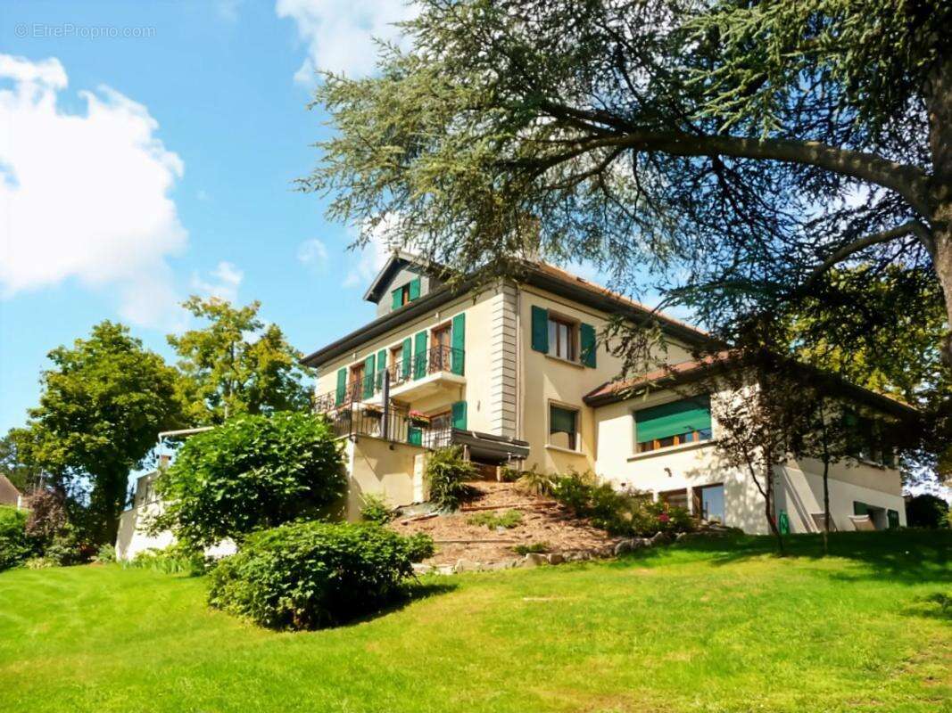 Maison à AMBILLY