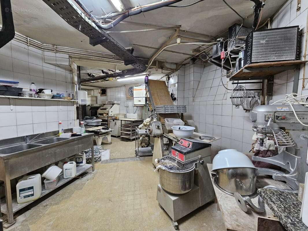 Autre à PARIS-11E