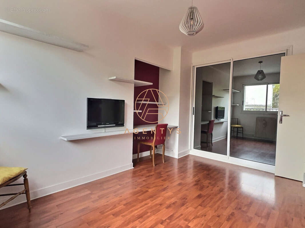 Appartement à SAINT-MAUR-DES-FOSSES