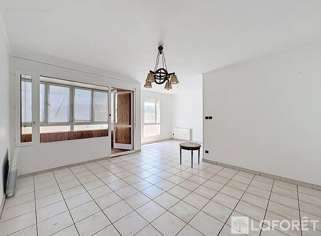 Appartement  Bourgoin-jallieu 4 pièce(s) 83 m2 - photo 6