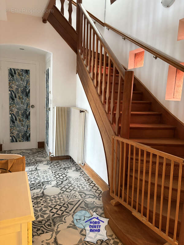 Maison à AMBRIERES-LES-VALLEES