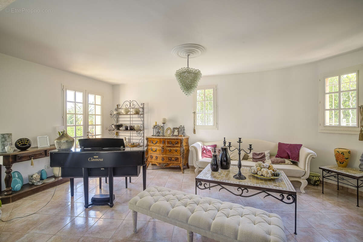 Nice Ouest , agréable villa indépendante de 214m2 avec piscine - photo 14