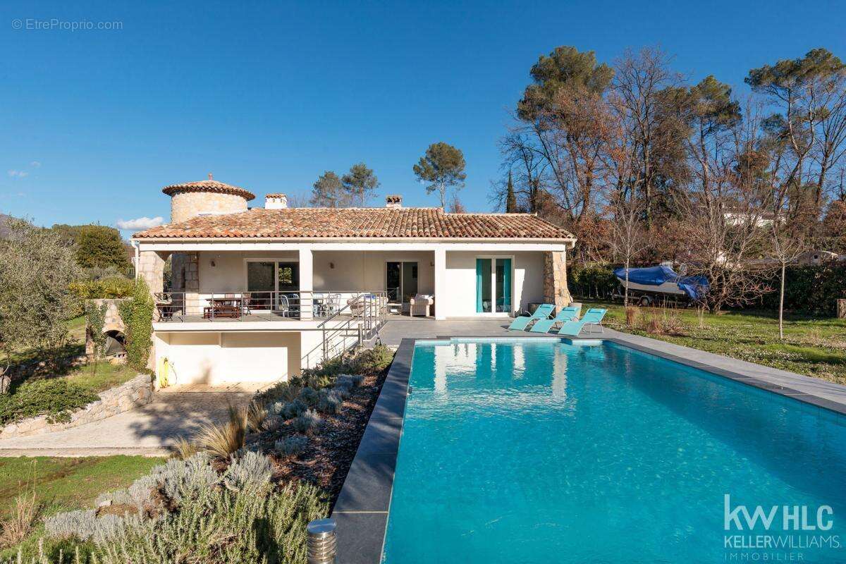 Maison à ROQUEFORT-LES-PINS