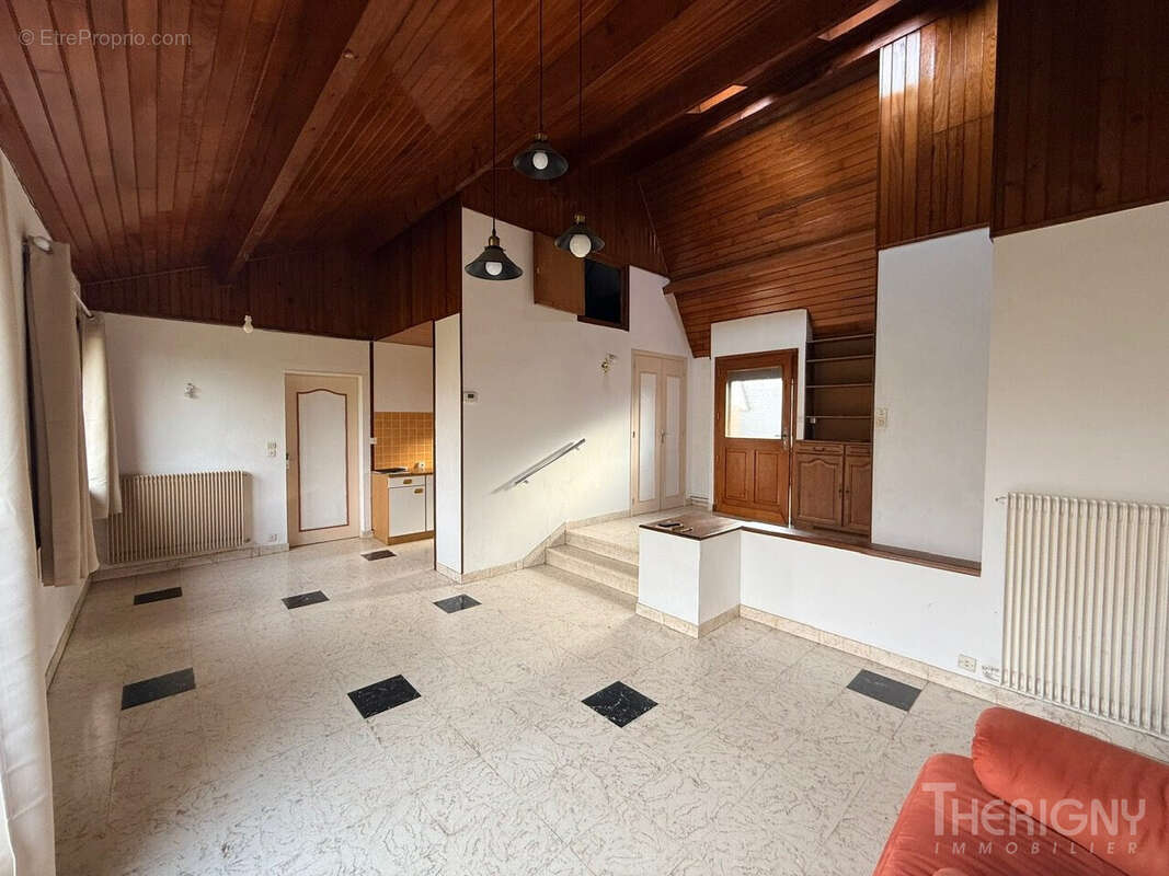 Maison à FEUQUIERES-EN-VIMEU