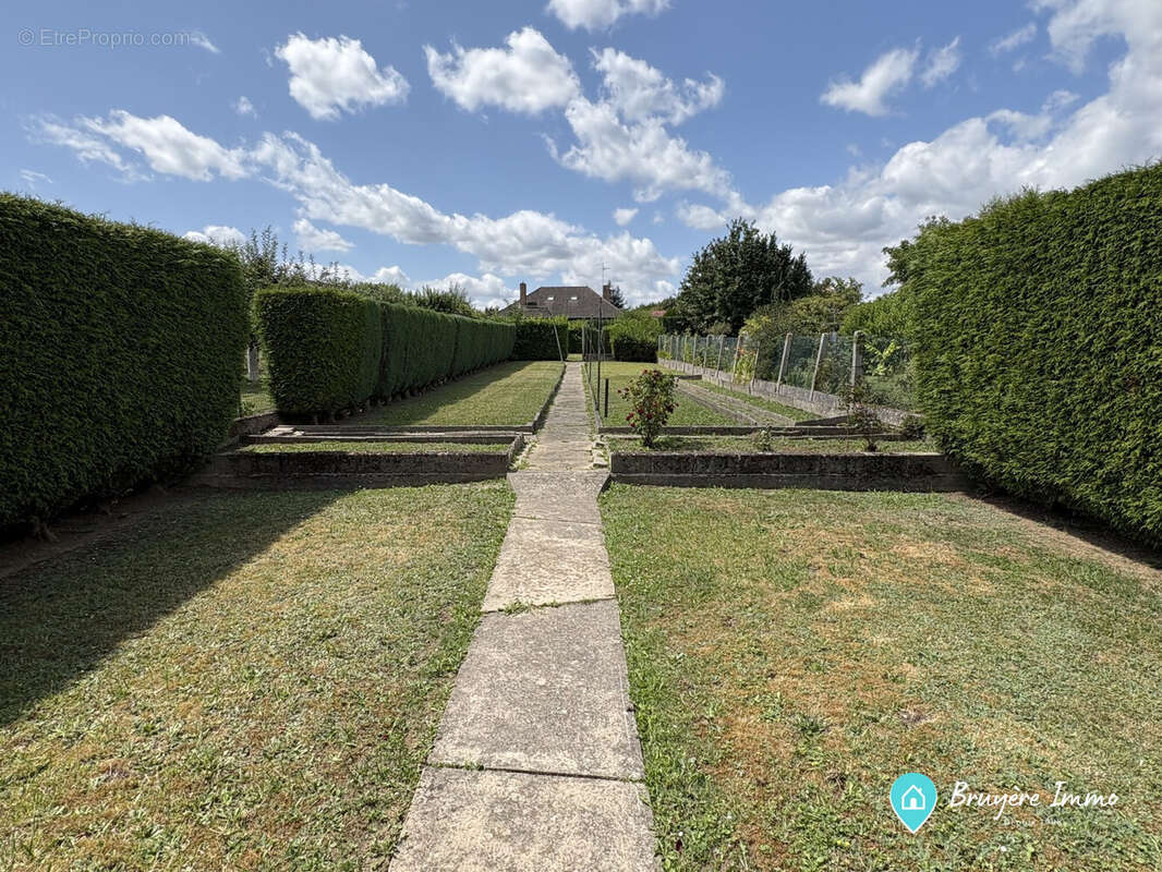 Maison à AULNOYE-AYMERIES