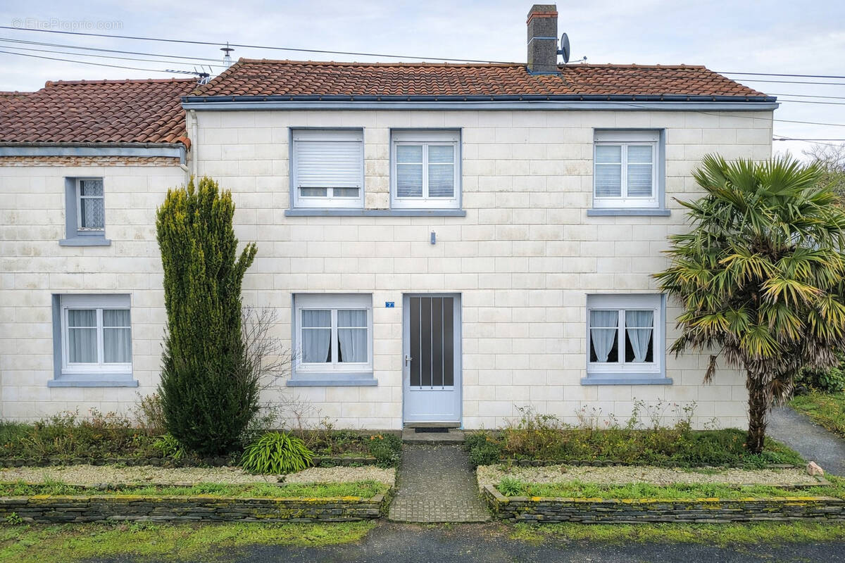 Maison à LA REGRIPPIERE