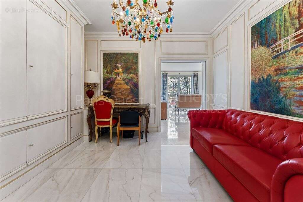 Appartement à PARIS-8E