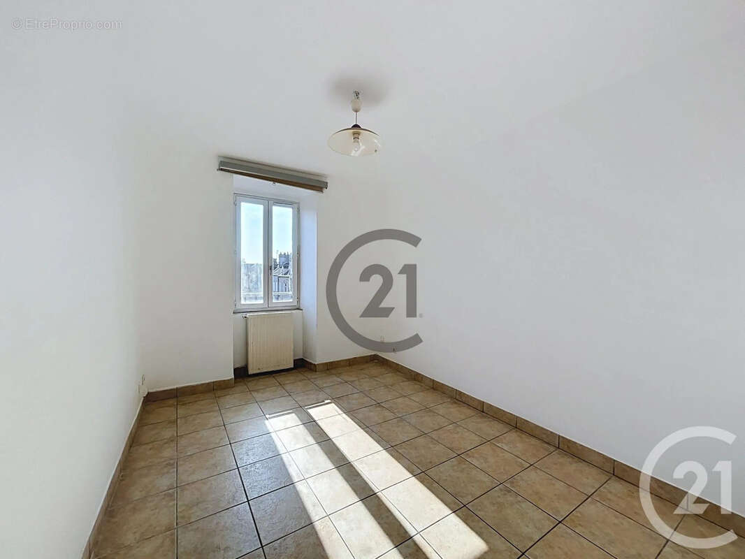 Appartement 57 m² à Montereau-Fault-Yonne  - photo 4