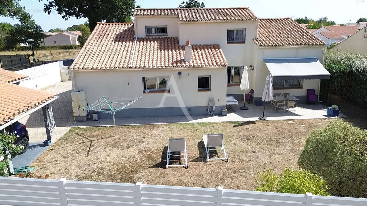 La chapelle-hermier maison familiale de 149m² avec terrain de plus de 710 m² - photo 2
