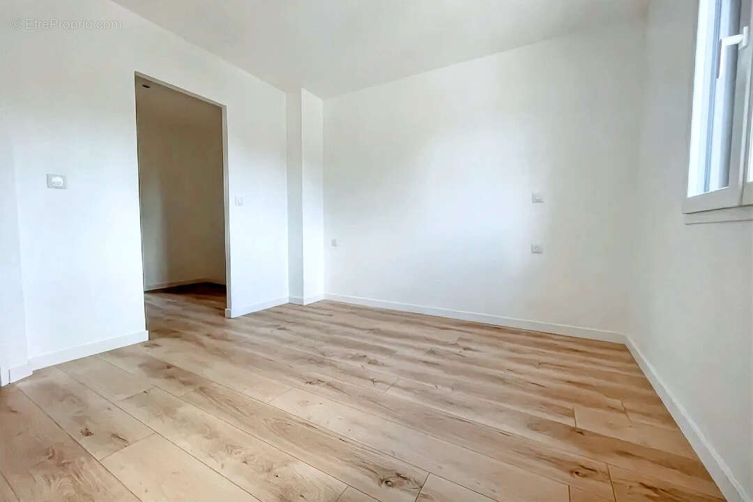 Maison à FEROLLES-ATTILLY