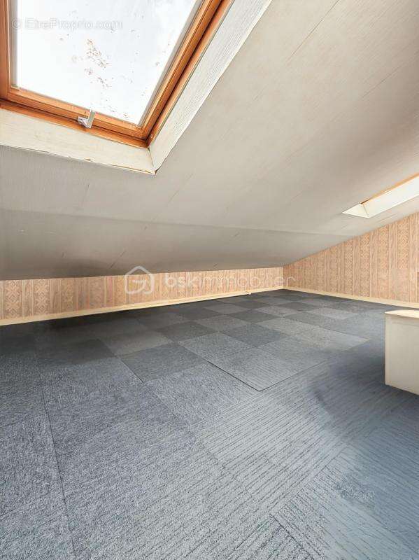 Maison à MOISSY-CRAMAYEL