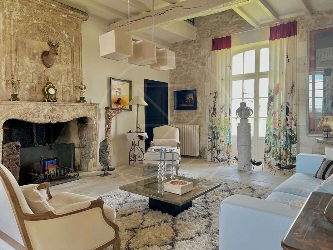 Maison à LAMOTHE-MONTRAVEL