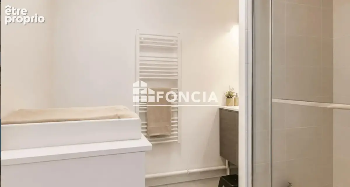 Villeurbanne – T2 de 44 m² – Terrasse – Garage – Résidence récente - photo 4