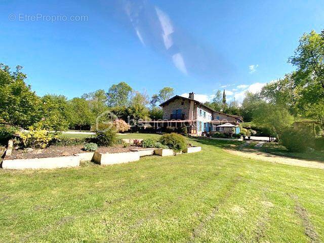 Maison à DURBAN-SUR-ARIZE