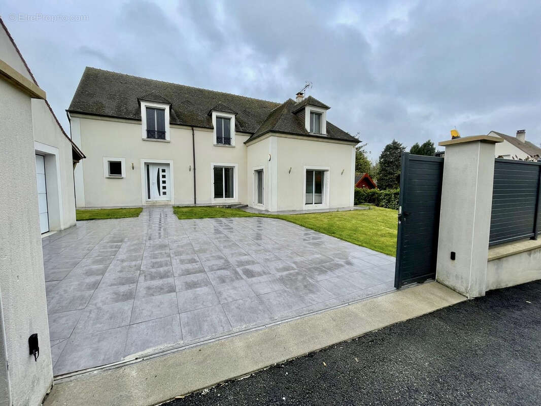 Maison à GOUVERNES