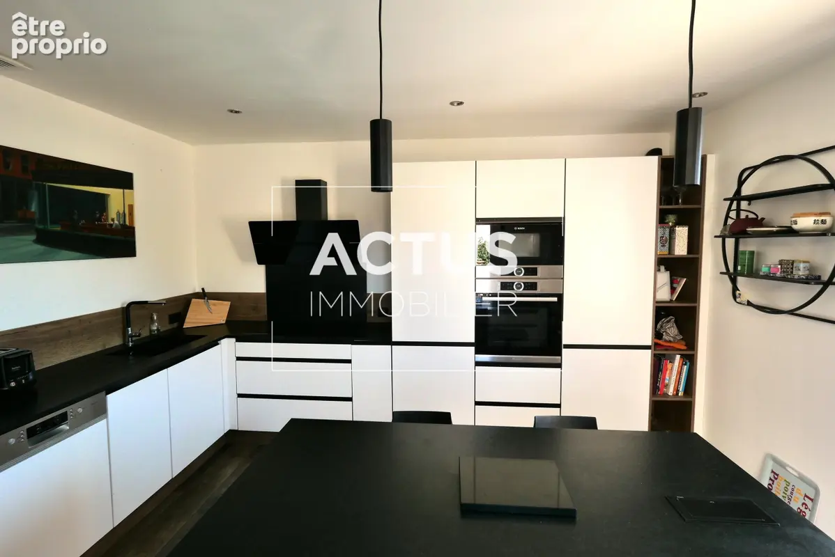 Maison 10 pièces 227 m² à vendre à Lamanon (13113) - photo 6