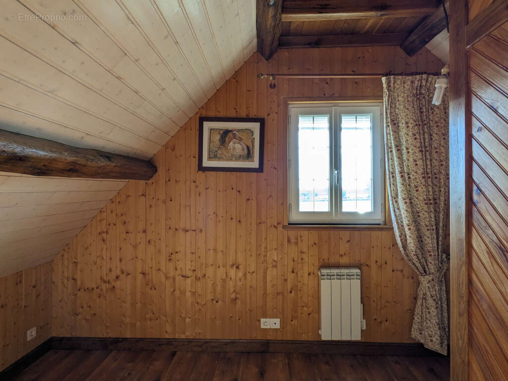 Maison à SAINT-BONNET-TRONCAIS