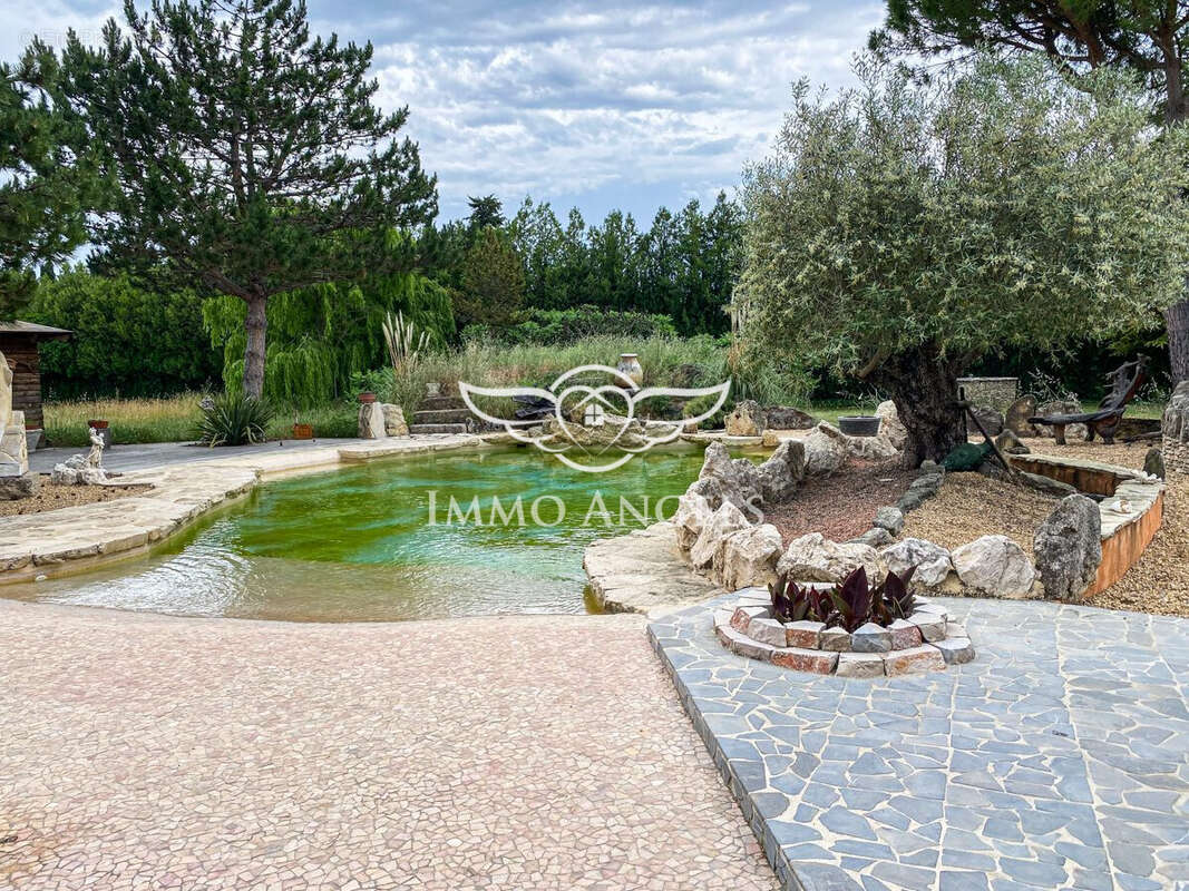 Maison à L&#039;ISLE-SUR-LA-SORGUE