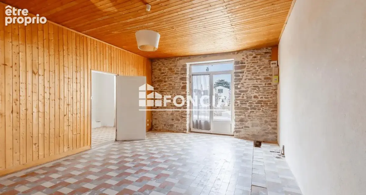 TALMONT-SAINT-HILAIRE - Maison de charme T5 de 133 m2 au coeur de la commune avec terrain de 262m2 - Charme et caractère - photo 6