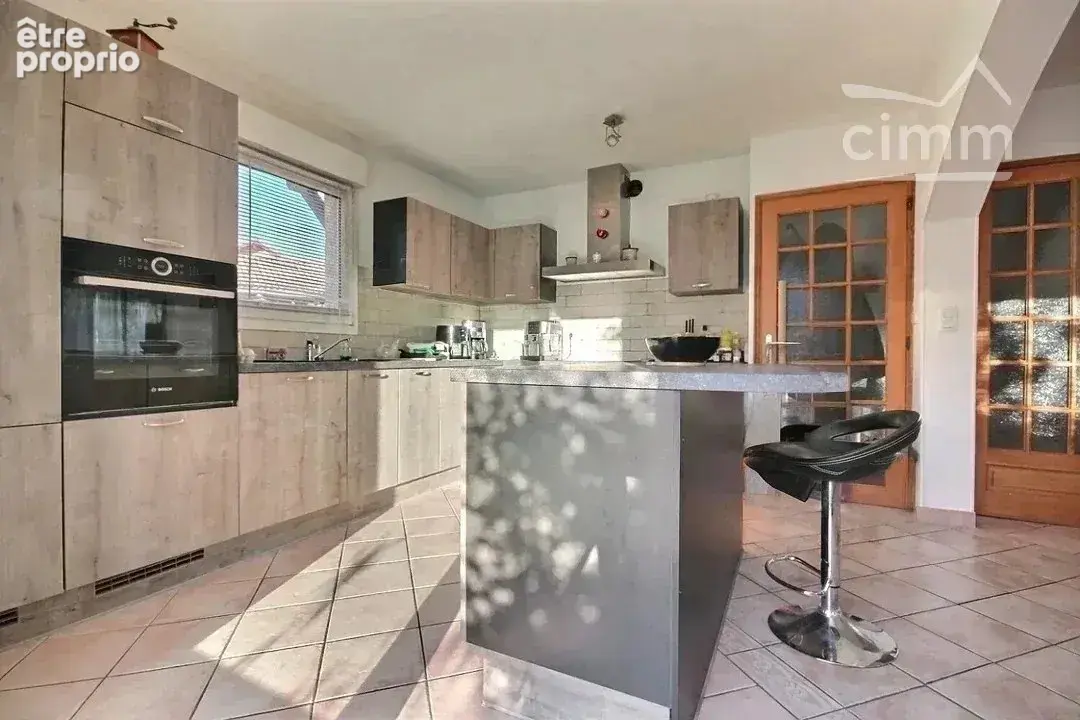 Spacieuse maison familiale de 177 m² avec piscine et dépendances - photo 9