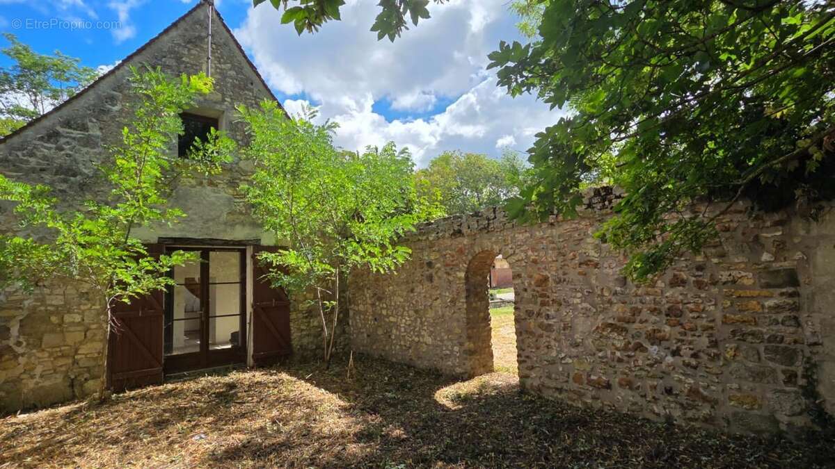 COMPIEGNE (60) - Maison en pierre 3p - photo 2