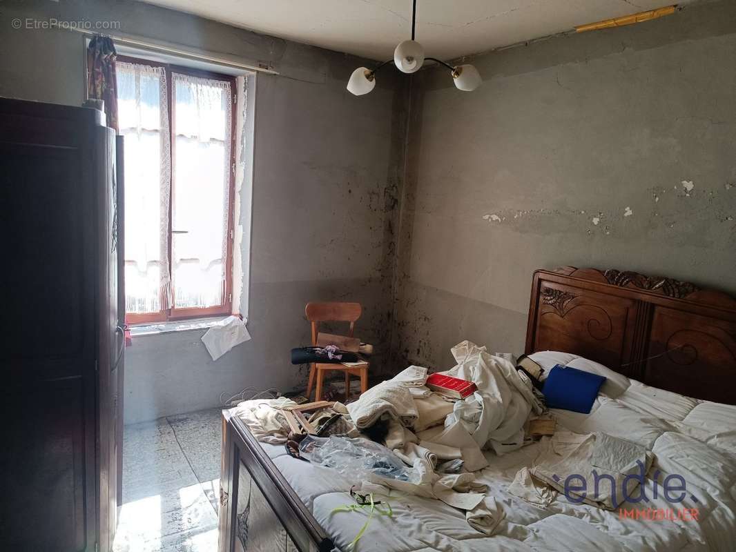 Maison à THENEUILLE