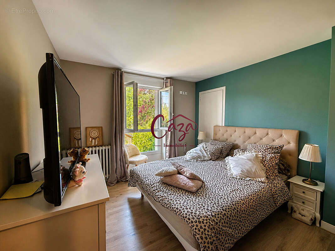 Maison en pierre 148m² - Fargues-Saint-Hilaire - photo 4