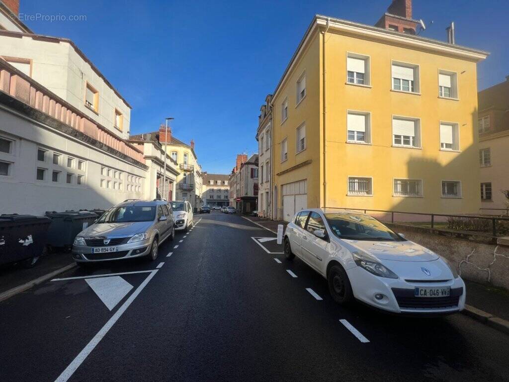 Parking à LE CREUSOT