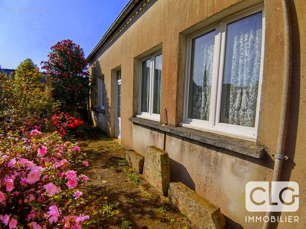 Maison à CORAY