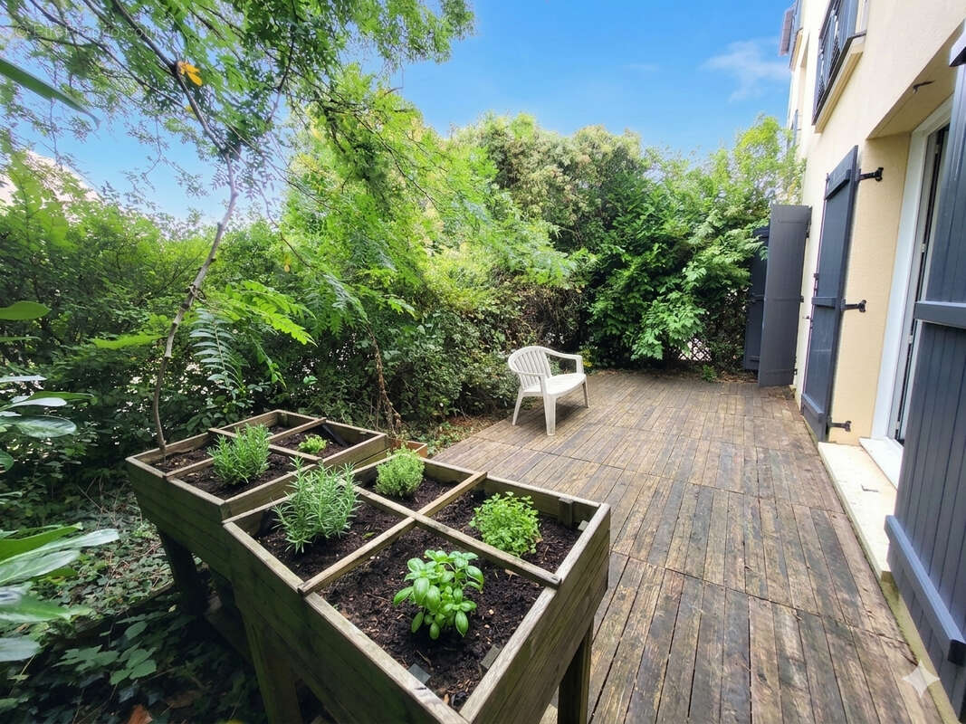 Appartement à NEAUPHLE-LE-CHATEAU