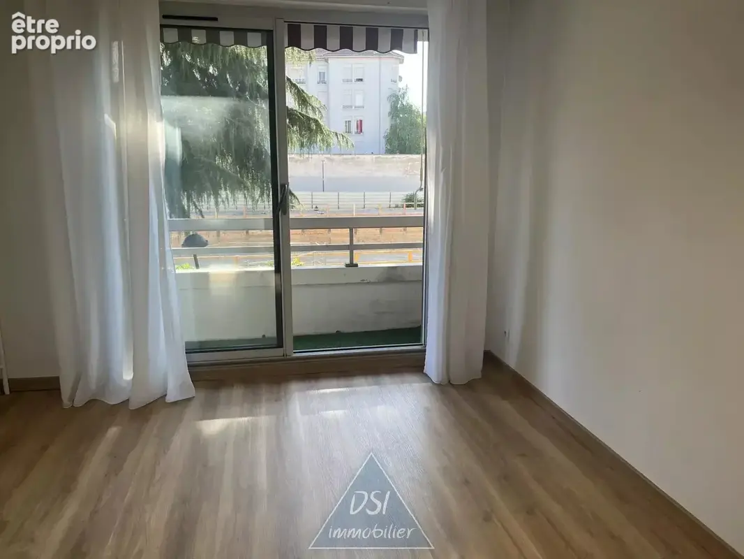 Villeurbanne – secteur zola / gratte-ciel – à visiter sans tarder – superbe t4 traversant de 82 m² – 3 chambres – terrasse/balco - photo 5
