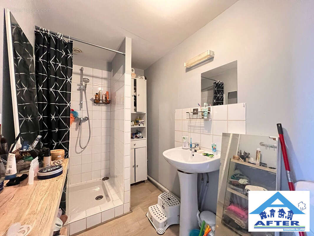 Appartement à MAIZIERES-LES-VIC