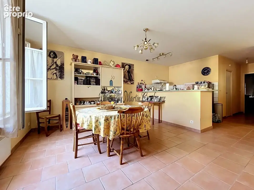 Immeuble à vendre la chartre-sur-le-loir (72)mmeuble de rapport – commerce + 2 appartements - photo 6