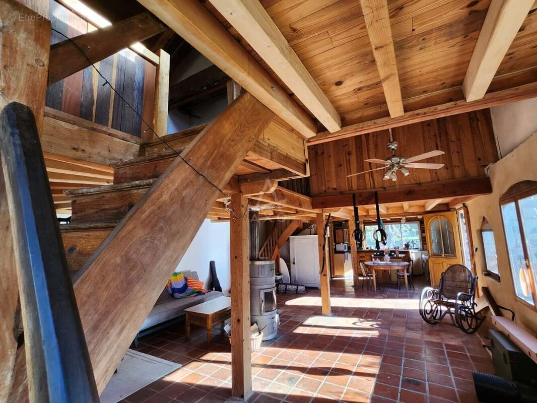 Disponible a la vente ancien corps de ferme d'exception avec gîte indépendant - photo 5